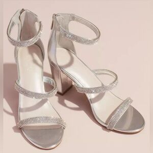 David’s Bridal Triple-Strap Crystal Block Heel Sandals Size 8.5 LNC